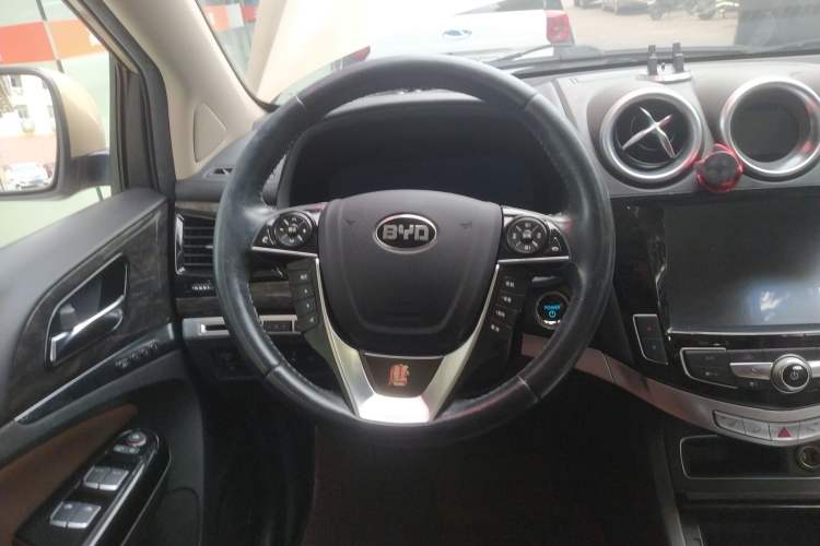 Used BYD Tang New Energy 2015 2.0T Four-Wheel-Drive Flagship Model Steering Wheel