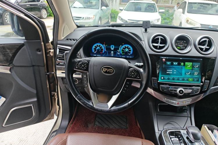 Used BYD Tang New Energy 2015 2.0T Four-Wheel-Drive Flagship Model Steering Wheel