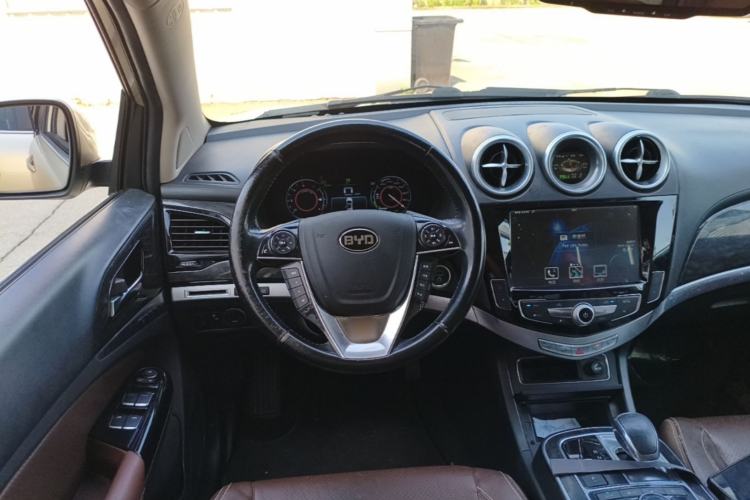 Used BYD Tang New Energy 2015 2.0T Four-Wheel-Drive Flagship Model Steering Wheel