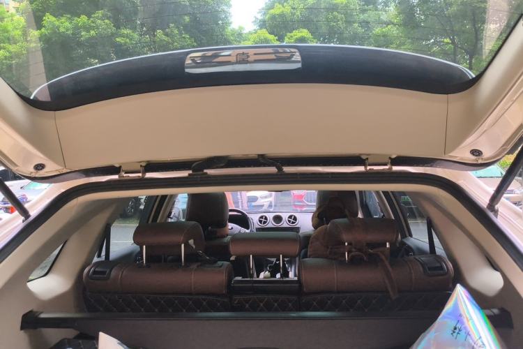 Used BYD Tang New Energy 2015 2.0T Four-Wheel-Drive Flagship Model Trunk
