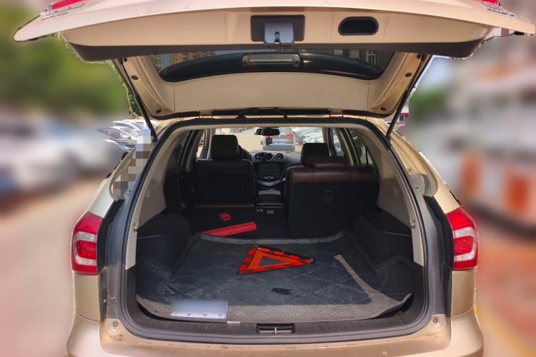 Used BYD Tang New Energy 2015 2.0T Four-Wheel-Drive Flagship Model Trunk