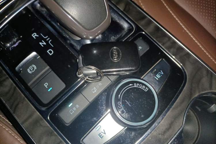 Used BYD Tang New Energy 2015 2.0T Four-Wheel-Drive Flagship Model Vehicle Key