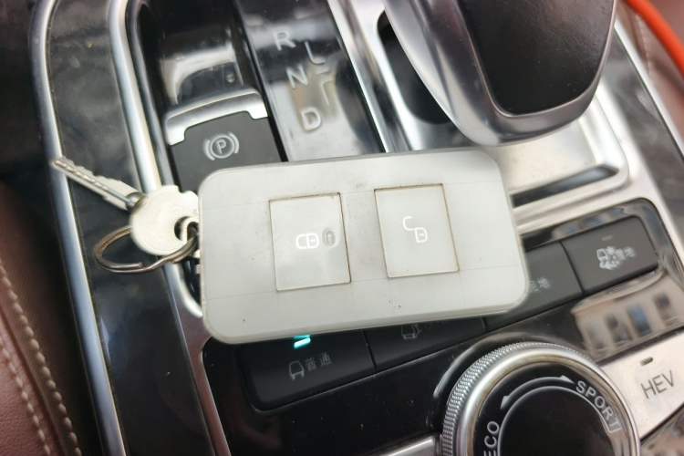 Used BYD Tang New Energy 2015 2.0T Four-Wheel-Drive Flagship Model Vehicle Key