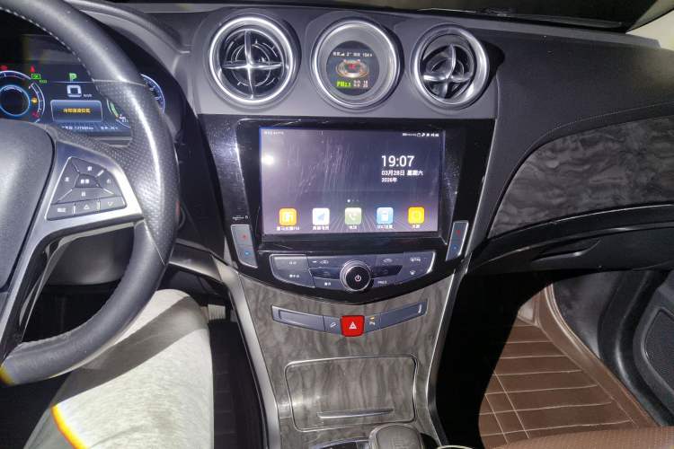 Used BYD Tang New Energy 2017 2.0T All-Wheel Drive Hyatt Model Audio And AC Panel