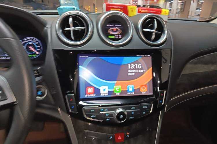 Used BYD Tang New Energy 2017 2.0T All-Wheel Drive Haoya Model 7 Seats Audio And AC Panel