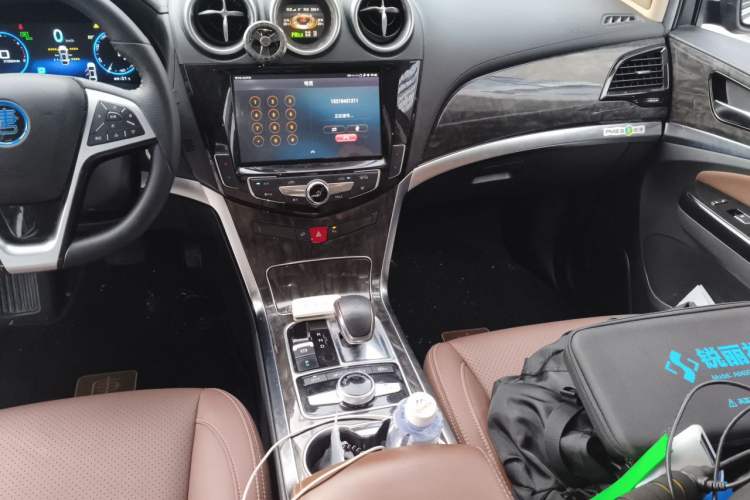 Used BYD Tang New Energy 2017 2.0T All-Wheel Drive Hyatt Model Audio And AC Panel