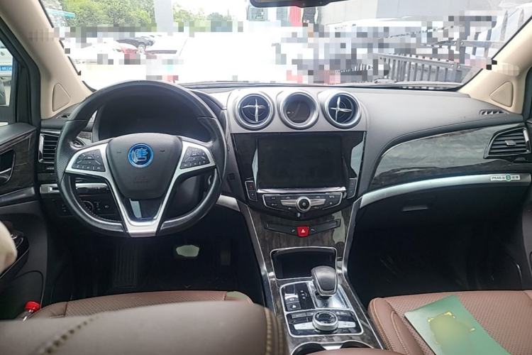 Used BYD Tang New Energy 2017 2.0T All-Wheel Drive Luxury Model Center Console