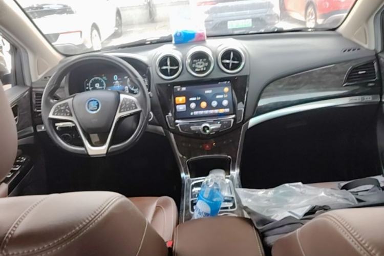 Used BYD Tang New Energy 2017 2.0T Tang 100 Center Console