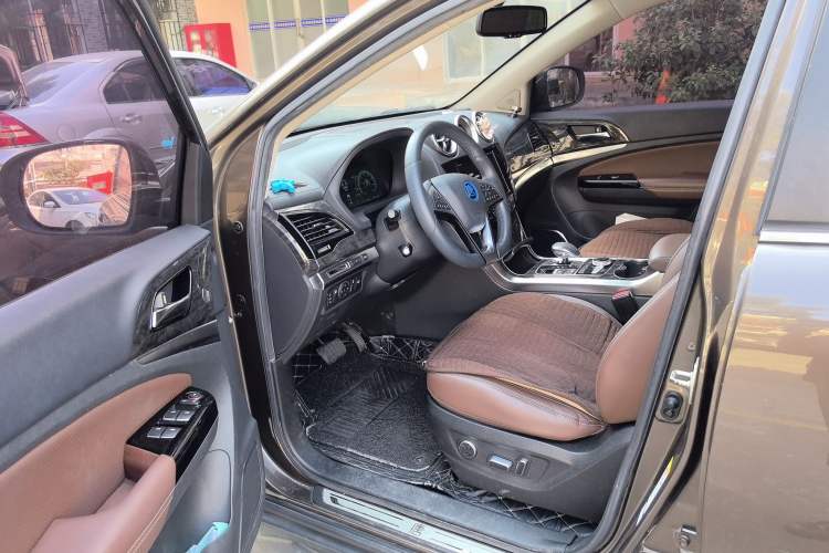 Used BYD Tang New Energy 2017 2.0T All-Wheel Drive Hyatt Model Driver Seat