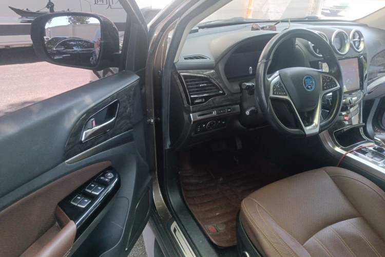 Used BYD Tang New Energy 2017 2.0T All-Wheel Drive Hyatt Model Driver Seat