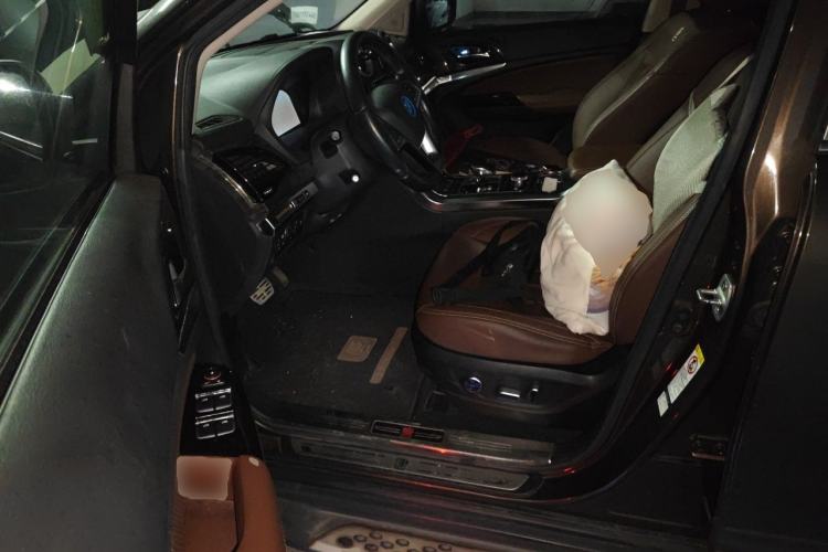 Used BYD Tang New Energy 2017 2.0T Tang 100 Driver Seat