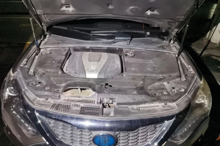 Used BYD Tang New Energy 2017 2.0T All-Wheel Drive Hyatt Model Engine Bay