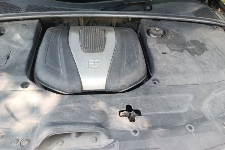 Used BYD Tang New Energy 2017 2.0T All-Wheel Drive Hyatt Model Engine Bay