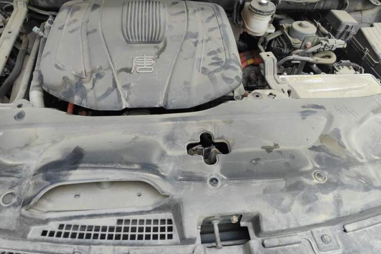 Used BYD Tang New Energy 2017 2.0T All-Wheel Drive Hyatt Model Engine Bay