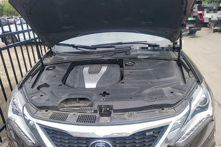 Used BYD Tang New Energy 2017 2.0T All-Wheel Drive Luxury Model Engine Bay