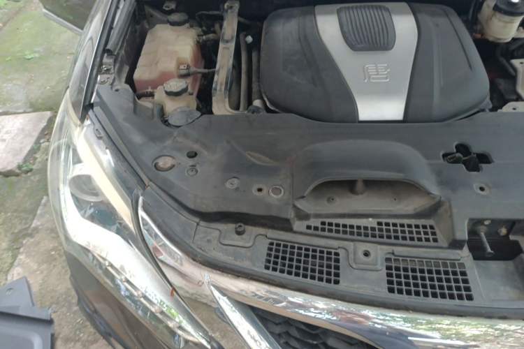 Used BYD Tang New Energy 2017 2.0T Tang 100 Engine Bay Right