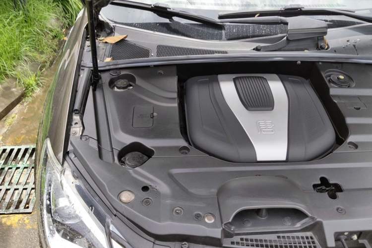 Used BYD Tang New Energy 2017 2.0T Tang 100 Engine Bay Right