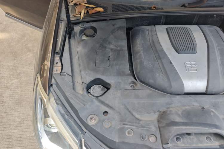 Used BYD Tang New Energy 2017 2.0T Tang 100 Engine Bay Right