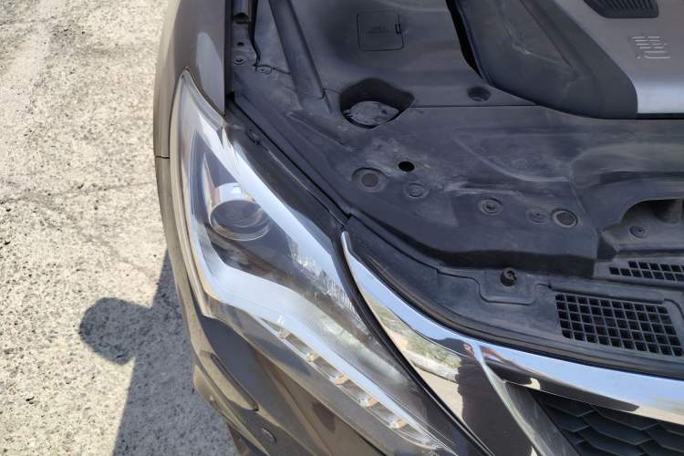 Used BYD Tang New Energy 2017 2.0T Tang 100 Engine Bay Right