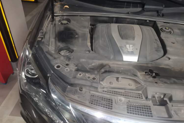 Used BYD Tang New Energy 2017 2.0T All-Wheel Drive Hyatt Model Engine Bay Right