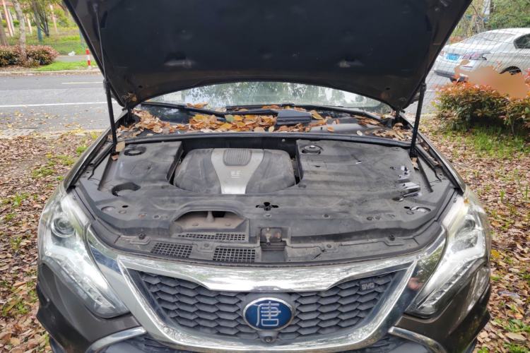 Used BYD Tang New Energy 2017 2.0T All-Wheel Drive Hyatt Model Engine Bay