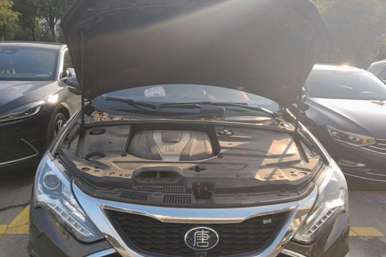 Used BYD Tang New Energy 2017 2.0T All-Wheel Drive Hyatt Model Engine Bay