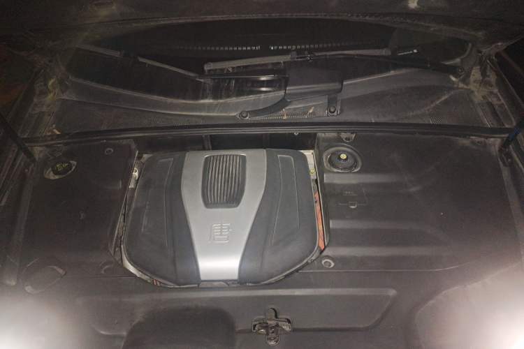 Used BYD Tang New Energy 2017 2.0T All-Wheel Drive Hyatt Model Engine Bay