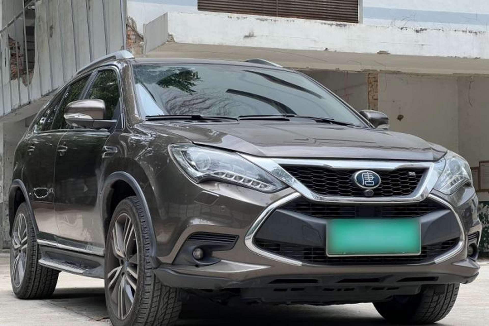 Used BYD Tang New Energy 2017 2.0T All-Wheel Drive Haoya Model 7 Seats Exterior 5