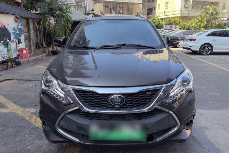 Used BYD Tang New Energy 2017 2.0T All-Wheel Drive Hyatt Model Front