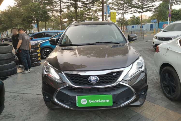 Used BYD Tang New Energy 2017 2.0T All-Wheel Drive Hyatt Model Front