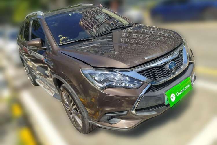 Used BYD Tang New Energy 2017 2.0T All-Wheel Drive Hyatt Model Front Right 45 Deg