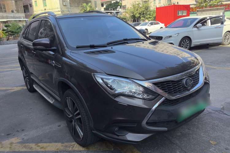 Used BYD Tang New Energy 2017 2.0T All-Wheel Drive Hyatt Model Front Right 45 Deg