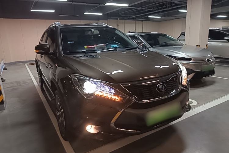 Used BYD Tang New Energy 2017 2.0T All-Wheel Drive Haoya Model 7 Seats Front Right 45 Deg