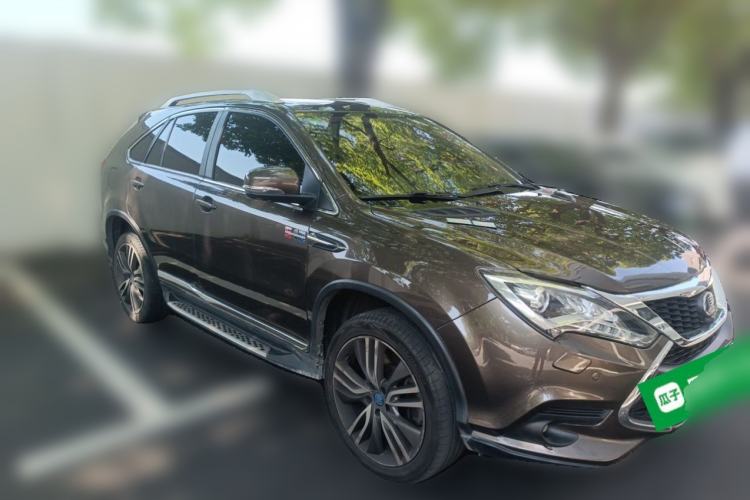 Used BYD Tang New Energy 2017 2.0T All-Wheel Drive Hyatt Model Front Right 45 Deg
