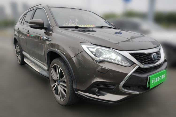 Used BYD Tang New Energy 2017 2.0T All-Wheel Drive Hyatt Model Front Right 45 Deg