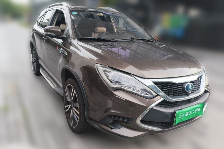 Used BYD Tang New Energy 2017 2.0T All-Wheel Drive Hyatt Model Front Right 45 Deg