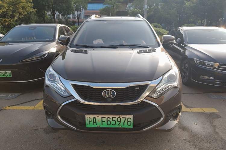 Used BYD Tang New Energy 2017 2.0T All-Wheel Drive Hyatt Model Front