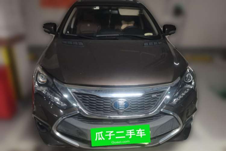 Used BYD Tang New Energy 2017 2.0T All-Wheel Drive Hyatt Model Front