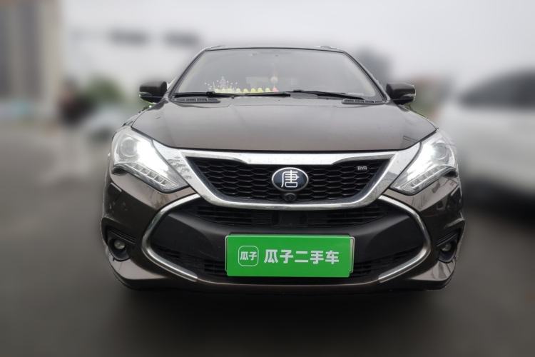 Used BYD Tang New Energy 2017 2.0T All-Wheel Drive Hyatt Model Front