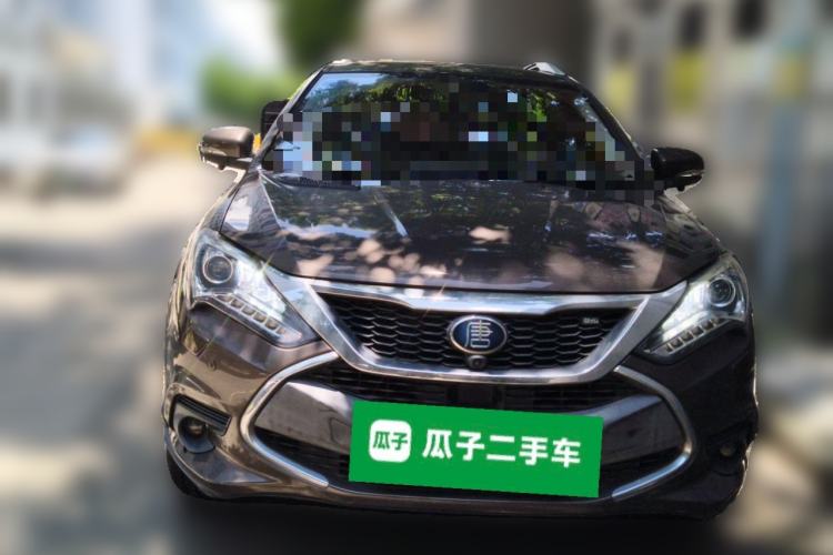 Used BYD Tang New Energy 2017 2.0T All-Wheel Drive Hyatt Model Front