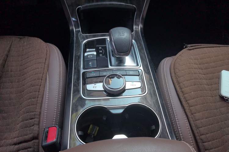Used BYD Tang New Energy 2017 2.0T All-Wheel Drive Hyatt Model Gear Lever