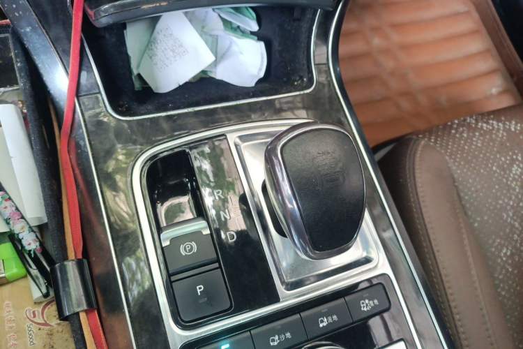Used BYD Tang New Energy 2017 2.0T Tang 100 Gear Lever