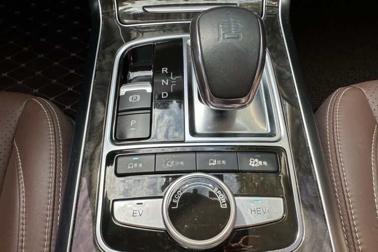Used BYD Tang New Energy 2017 2.0T All-Wheel Drive Haoya Model 7 Seats Gear Lever