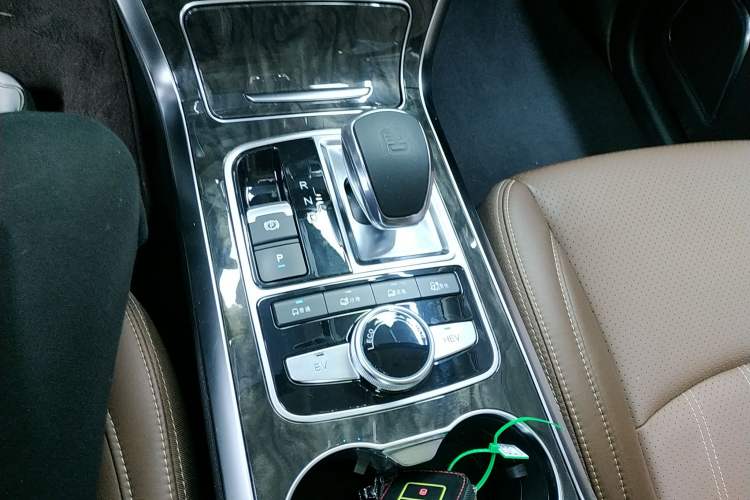 Used BYD Tang New Energy 2017 2.0T Tang 100 Gear Lever