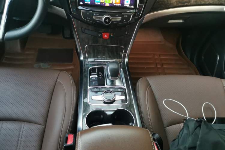 Used BYD Tang New Energy 2017 2.0T All-Wheel Drive Hyatt Model Gear Lever
