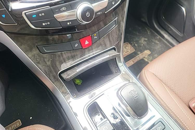 Used BYD Tang New Energy 2017 2.0T All-Wheel Drive Luxury Model Gear Lever