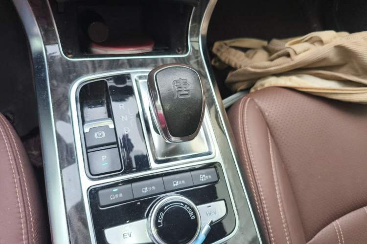 Used BYD Tang New Energy 2017 2.0T All-Wheel Drive Hyatt Model Gear Lever