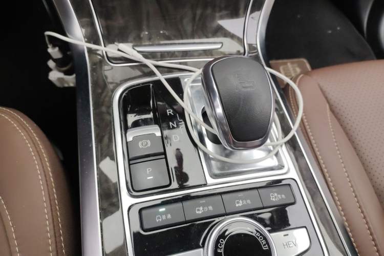 Used BYD Tang New Energy 2017 2.0T All-Wheel Drive Hyatt Model Gear Lever