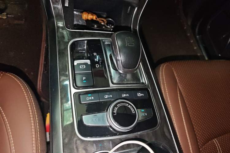 Used BYD Tang New Energy 2017 2.0T Tang 100 Gear Lever