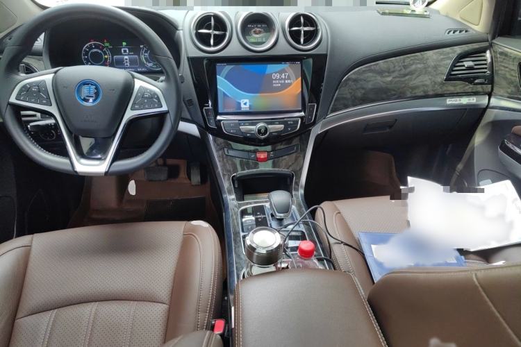 Used BYD Tang New Energy 2017 2.0T All-Wheel Drive Hyatt Model Interior 2